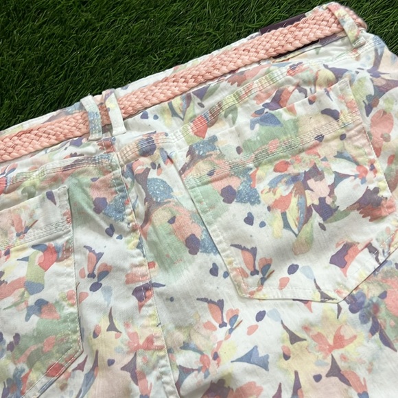 Gloria Vanderbilt Vintage White Belted Skimmer Shorts - Picture 6 of 10